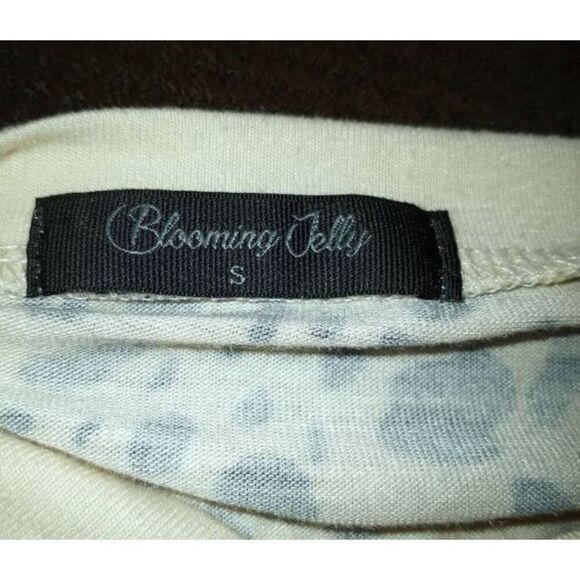 BLOOMING JELLY LEOPARD PRINT T-SHIRT SZ.S EUC - Picture 4 of 5